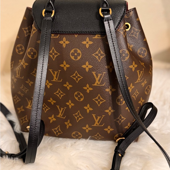 Authentic Louis Vuitton Montsouris bagpack - Picture 4 of 11